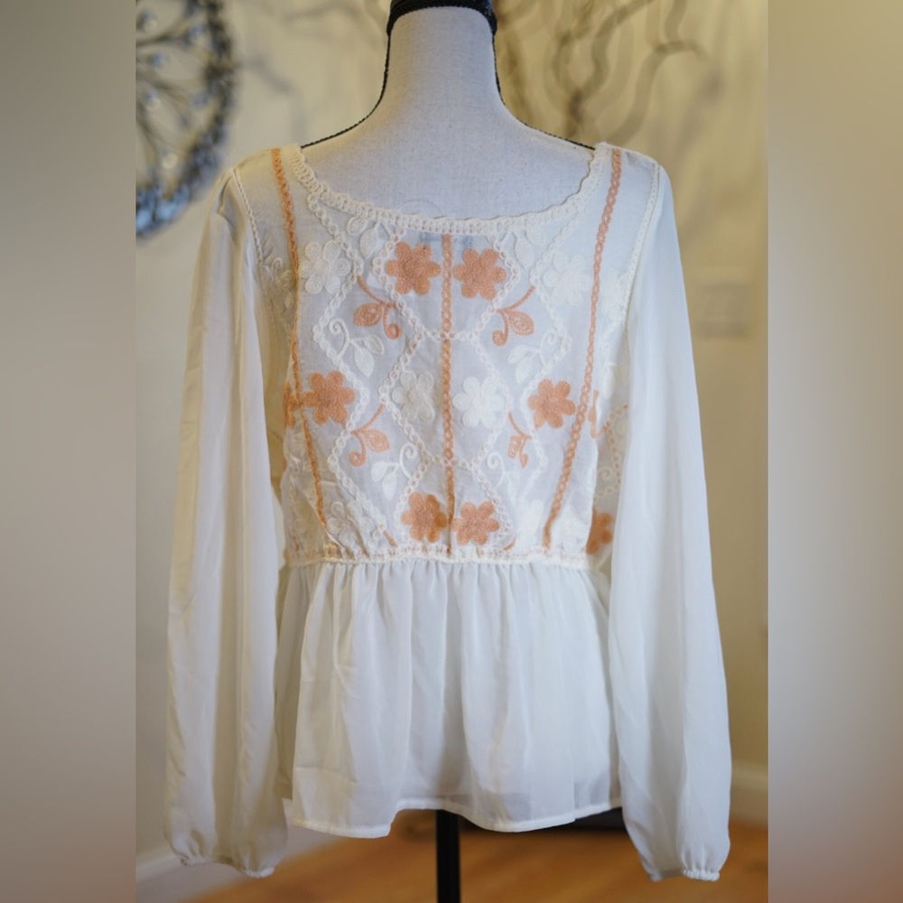 La Seine Embroidered Boho Ivory Babydoll Blouse Top M/L NWT Cottagecore Bohemian - Picture 3 of 3